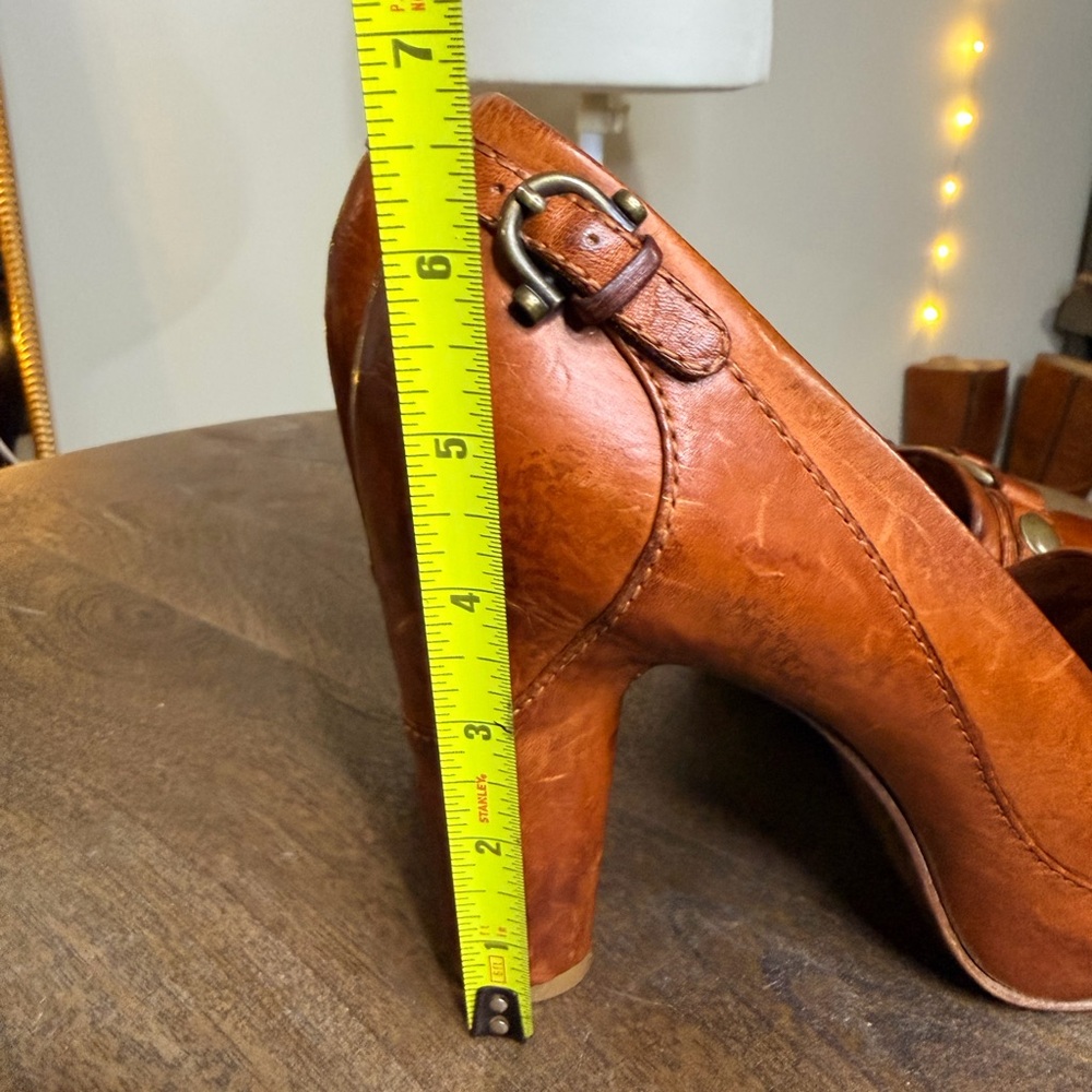 Vintage Frye Redwood Pump in Cognac - Picture 9 of 9